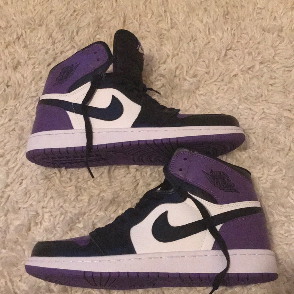 Jordan 1 “court purple” Size: 11